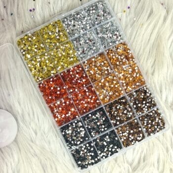 Boshra 12 grid crystal Rhinestones round 5D Diamond Painting Drills 2.8 mm with box علبة الوان التايجر والخريف الكريستال دائري 12 لون